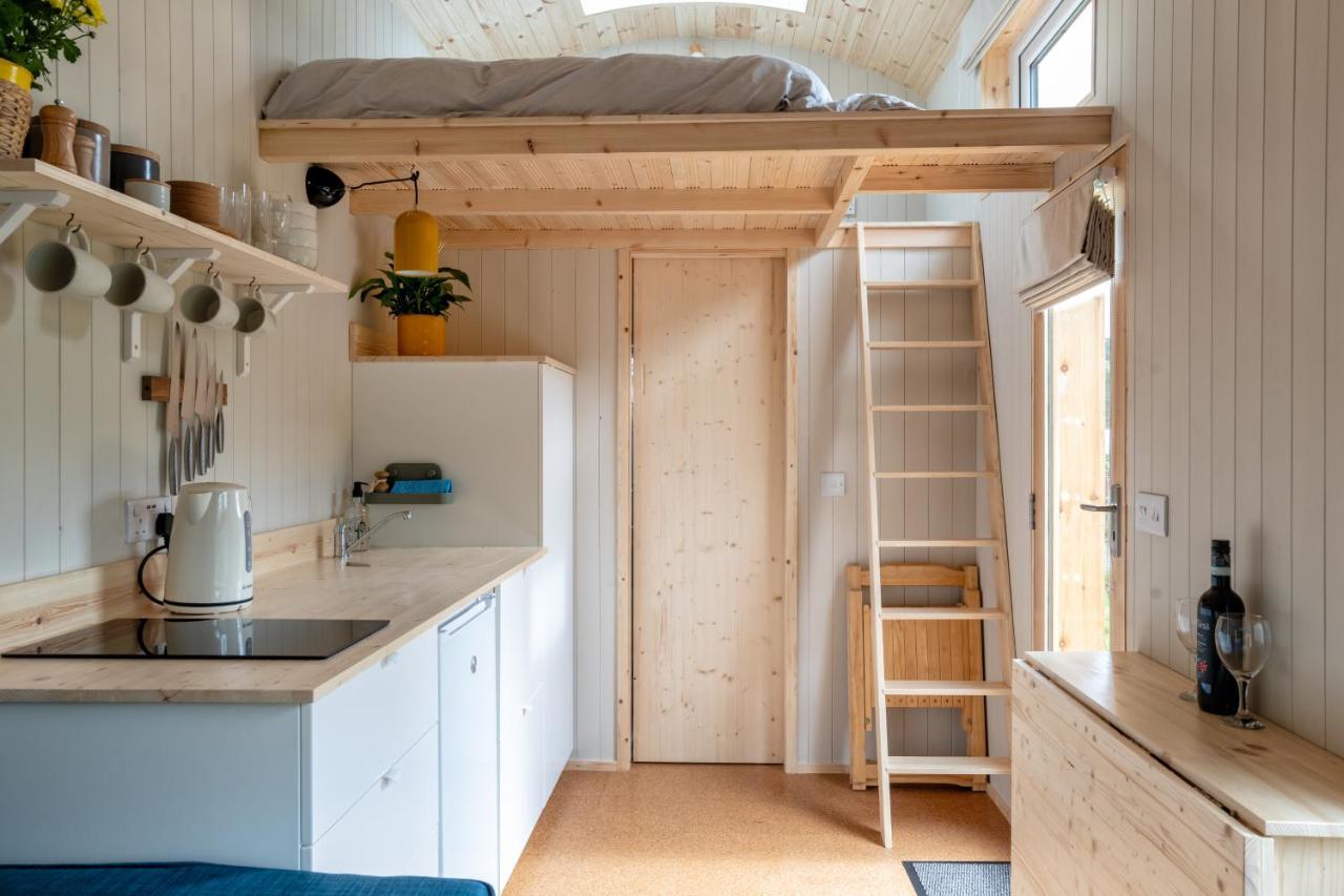 Enchanting Tiny House With Wood Burner And Hot Tub In Cairngorms Ballater Exterior photo
